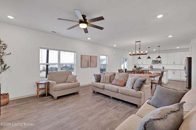 1018 Stratton Way, Shelbyville, KY 40065