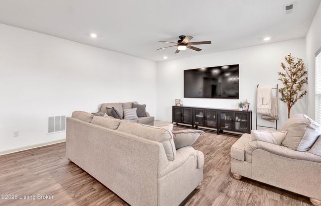 1018 Stratton Way, Shelbyville, KY 40065