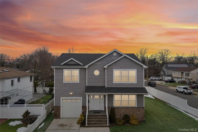 2162 Seamans Neck Road, Seaford, NY 11783