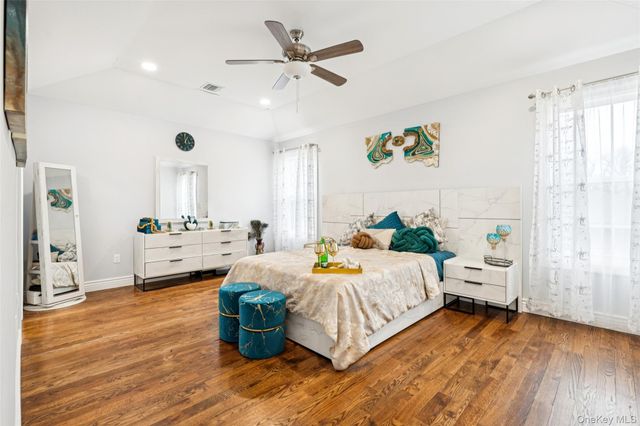 2162 Seamans Neck Road, Seaford, NY 11783