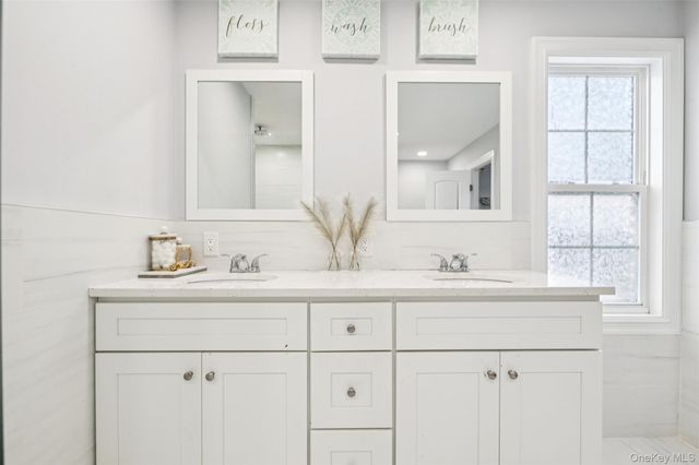 2162 Seamans Neck Road, Seaford, NY 11783