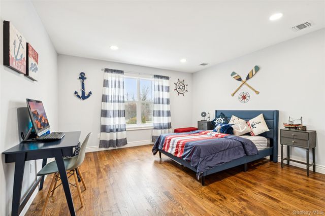 2162 Seamans Neck Road, Seaford, NY 11783