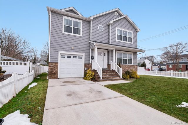 2162 Seamans Neck Road, Seaford, NY 11783