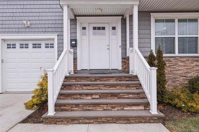 2162 Seamans Neck Road, Seaford, NY 11783