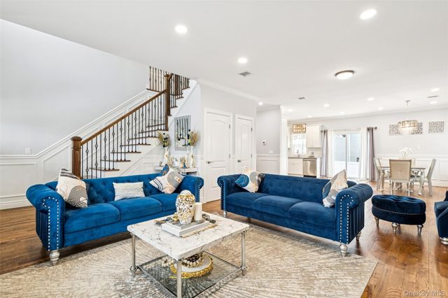 2162 Seamans Neck Road, Seaford, NY 11783