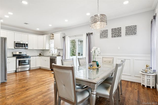 2162 Seamans Neck Road, Seaford, NY 11783