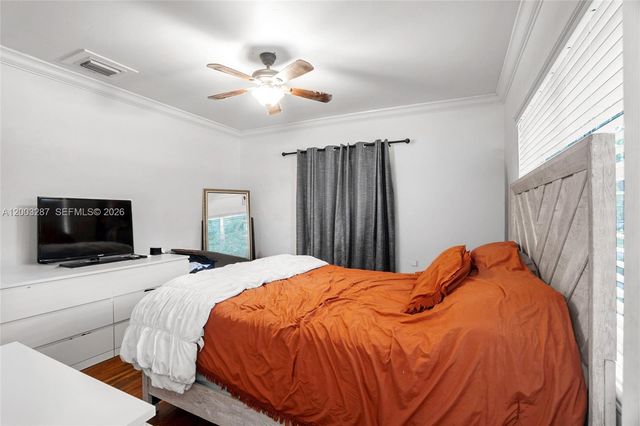 899 E Country Club Cir, Plantation, FL 33317