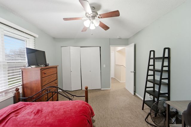 708 11th Avenue NW, Altoona, IA 50009