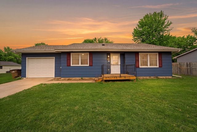 708 11th Avenue NW, Altoona, IA 50009