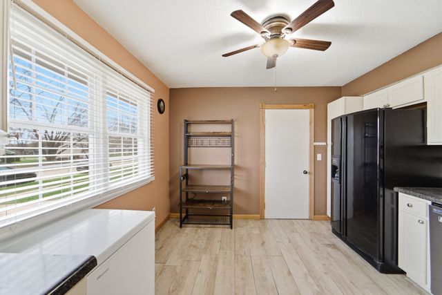 708 11th Avenue NW, Altoona, IA 50009