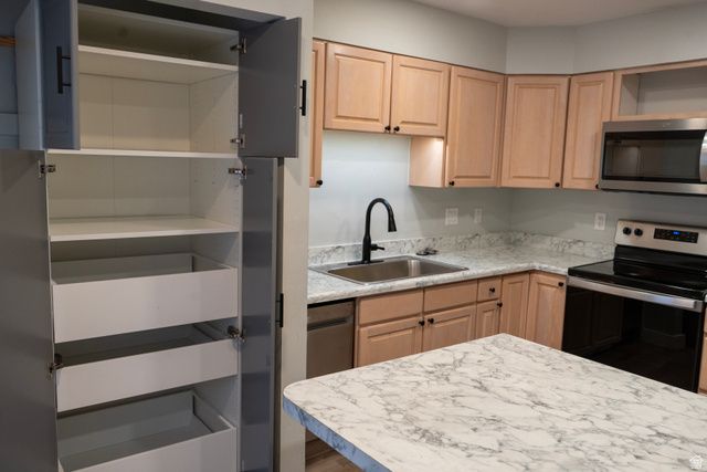 5951 S SULTAN CIR, Murray, UT 84107