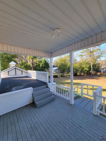 26 Merritt Street, Hawkinsville, GA 31036