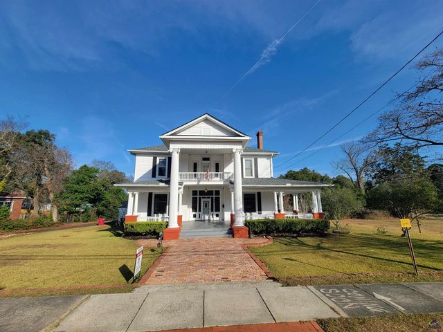 26 Merritt Street, Hawkinsville, GA 31036