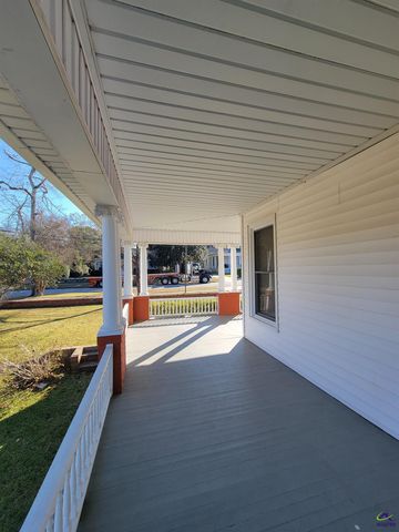 26 Merritt Street, Hawkinsville, GA 31036