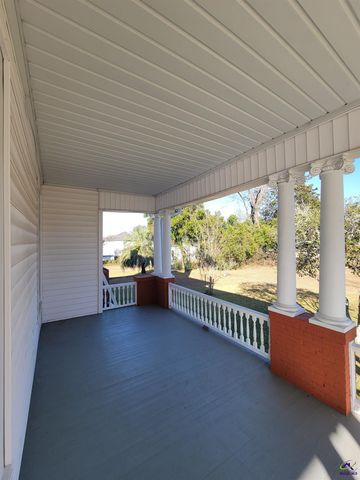 26 Merritt Street, Hawkinsville, GA 31036