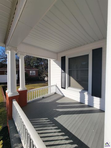 26 Merritt Street, Hawkinsville, GA 31036