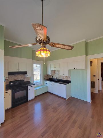 26 Merritt Street, Hawkinsville, GA 31036