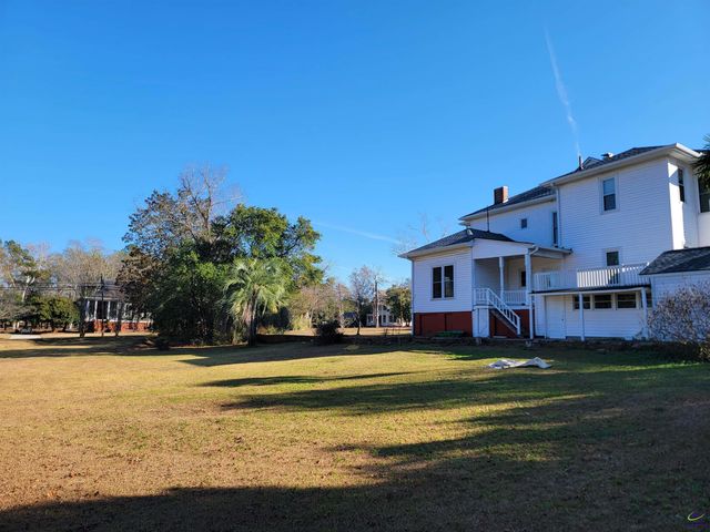 26 Merritt Street, Hawkinsville, GA 31036