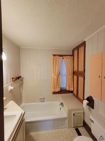 26 Merritt Street, Hawkinsville, GA 31036