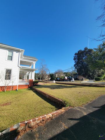 26 Merritt Street, Hawkinsville, GA 31036