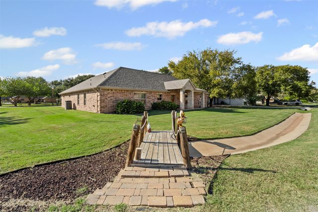 904 Janis Street, Granbury, TX 76049