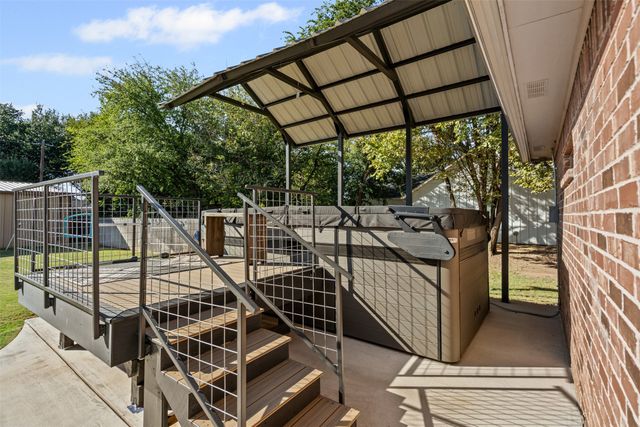 904 Janis Street, Granbury, TX 76049