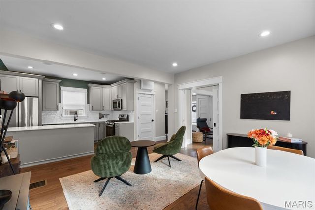 3149 Cherry Avenue, Maplewood, MO 63143