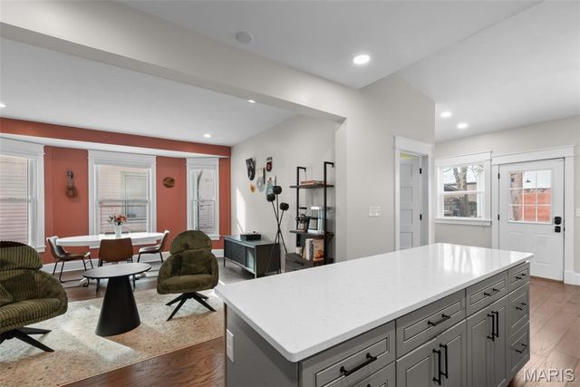 3149 Cherry Avenue, Maplewood, MO 63143