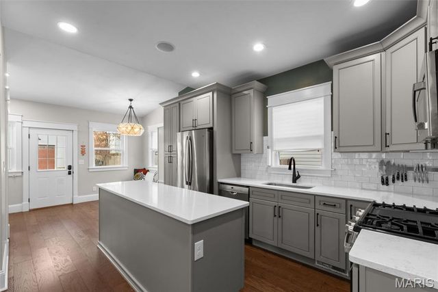 3149 Cherry Avenue, Maplewood, MO 63143