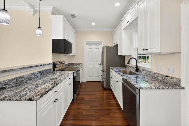 1190 SE Kimberly Lane SE, Darien, GA 31305