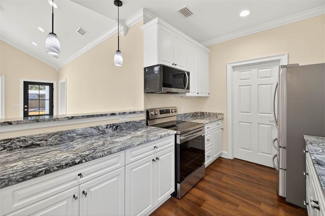 1190 SE Kimberly Lane SE, Darien, GA 31305