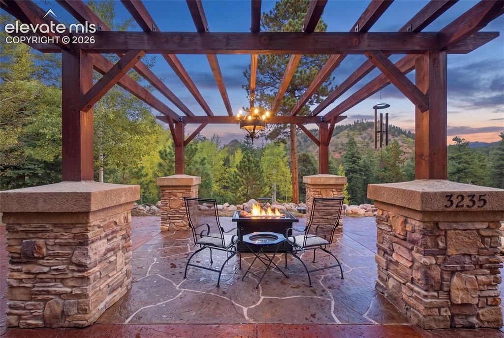609 Crystola Court, Woodland Park, CO 80863 — photo 3