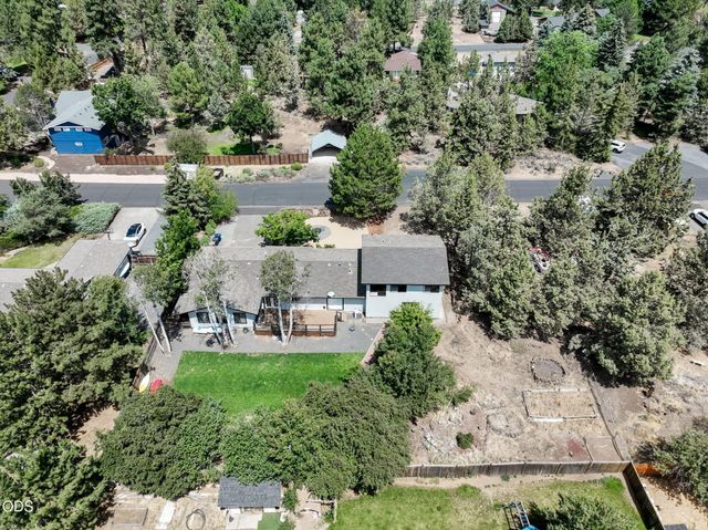 21035 Clairaway Avenue, Bend, OR 97702