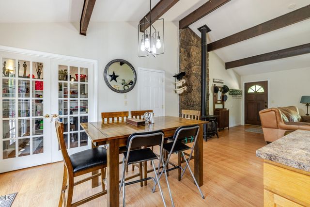21035 Clairaway Avenue, Bend, OR 97702