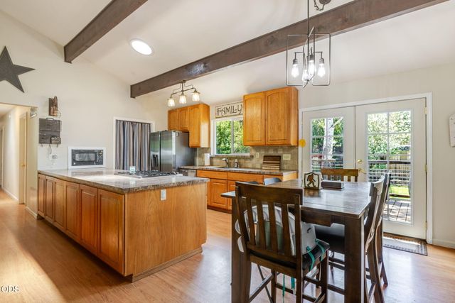 21035 Clairaway Avenue, Bend, OR 97702