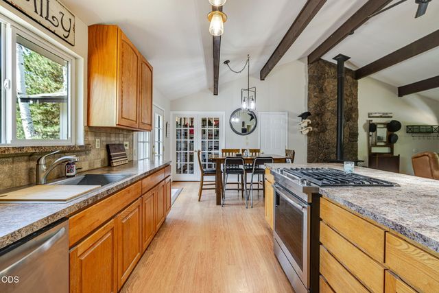21035 Clairaway Avenue, Bend, OR 97702
