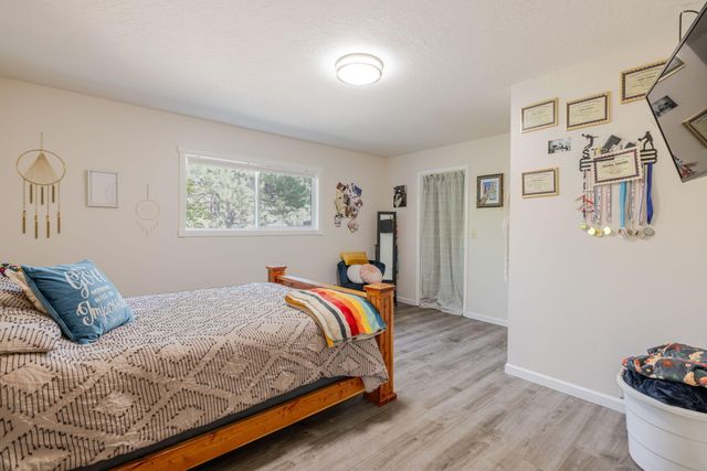 21035 Clairaway Avenue, Bend, OR 97702