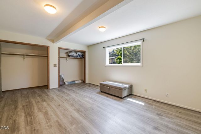 21035 Clairaway Avenue, Bend, OR 97702