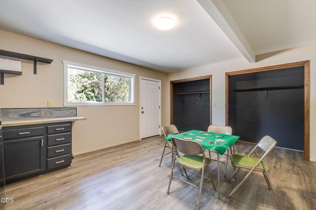 21035 Clairaway Avenue, Bend, OR 97702