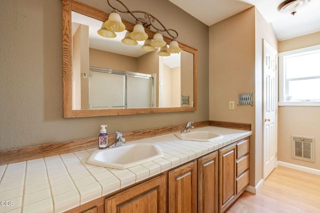 21035 Clairaway Avenue, Bend, OR 97702