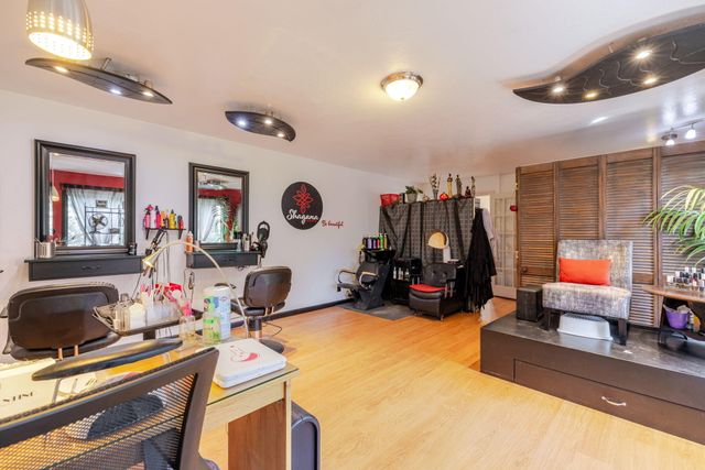 21035 Clairaway Avenue, Bend, OR 97702