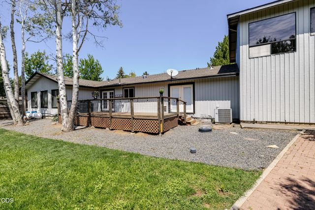 21035 Clairaway Avenue, Bend, OR 97702