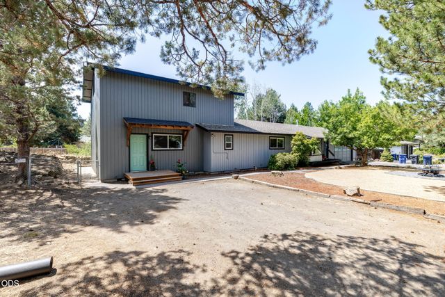 21035 Clairaway Avenue, Bend, OR 97702