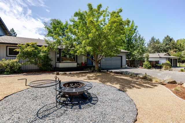 21035 Clairaway Avenue, Bend, OR 97702
