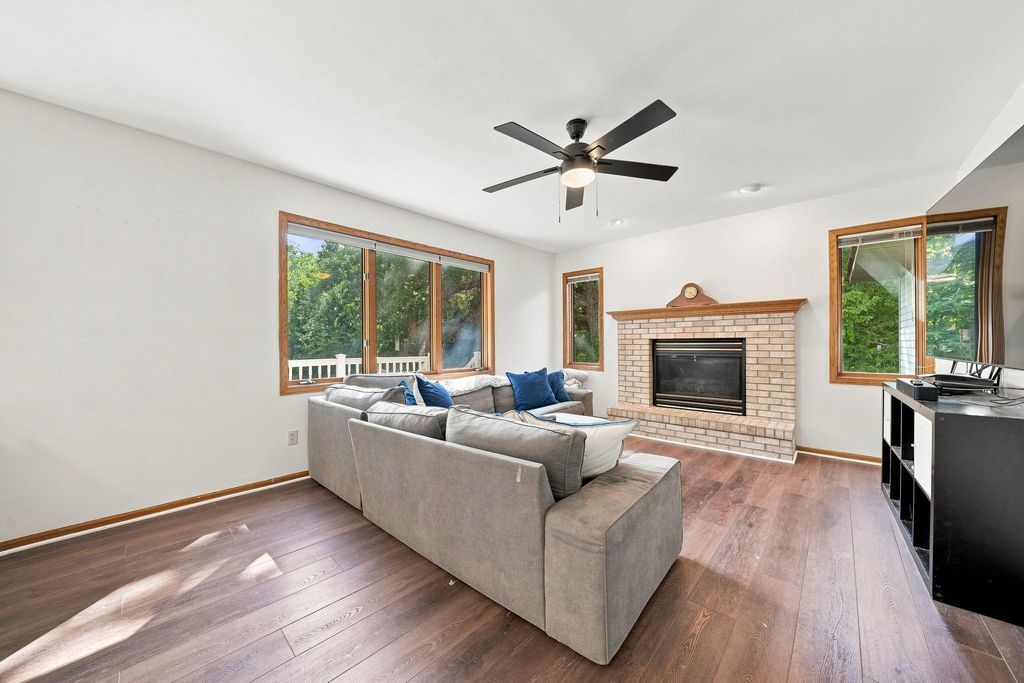 27542 Scenic Byway Road, Belle Plaine, MN 56011 — photo 4