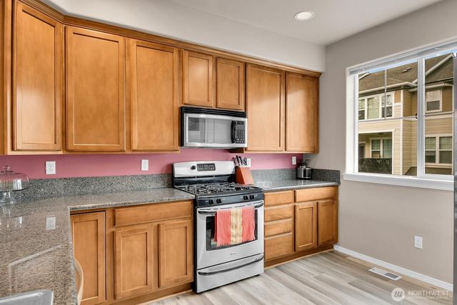 15 164th Street SW #J2, Bothell, WA 98012