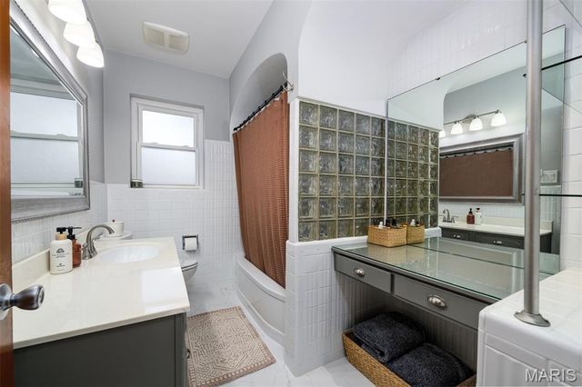 1527 S Rock Hill Road, Webster Groves, MO 63119