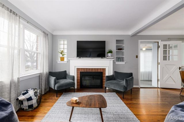 1527 S Rock Hill Road, Webster Groves, MO 63119