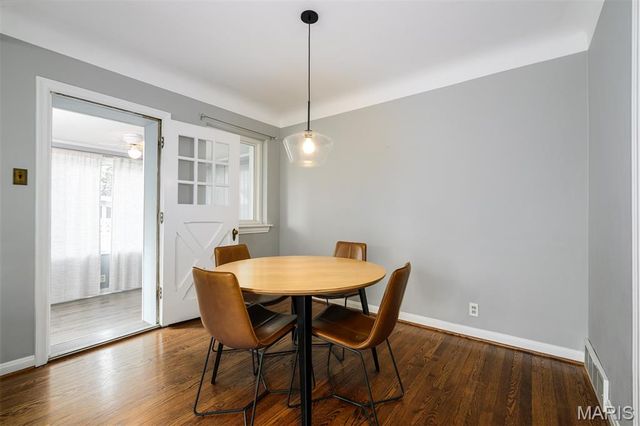 1527 S Rock Hill Road, Webster Groves, MO 63119