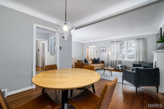 1527 S Rock Hill Road, Webster Groves, MO 63119